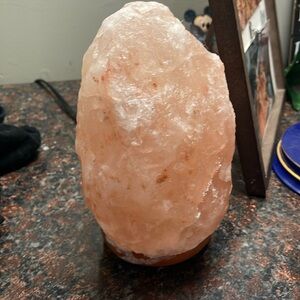 Himalayan salt lamp